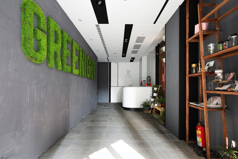 Greenight Hotel 56/72