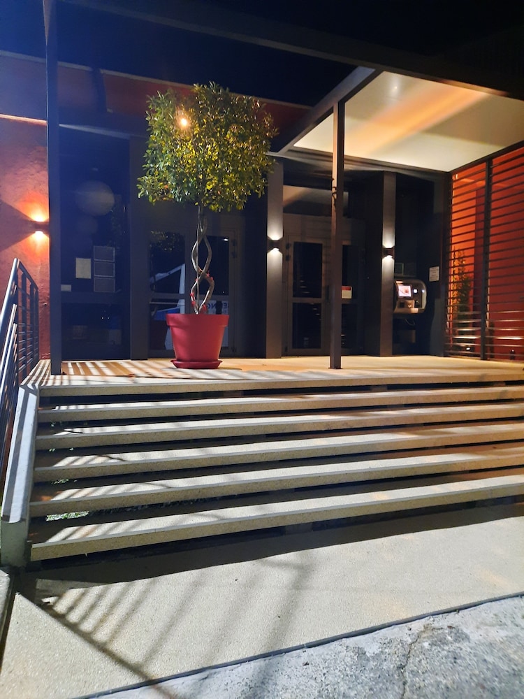 Escatel Hotel 9/60