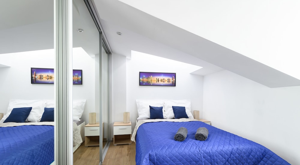 DELUXE, APARTMENT, MULTIPLE BEDS, CITY VIEW