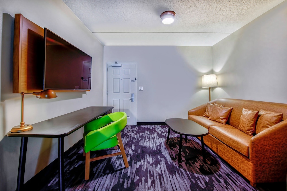 Country Inn and Suites By Carlson, Cortland, NY 27/48