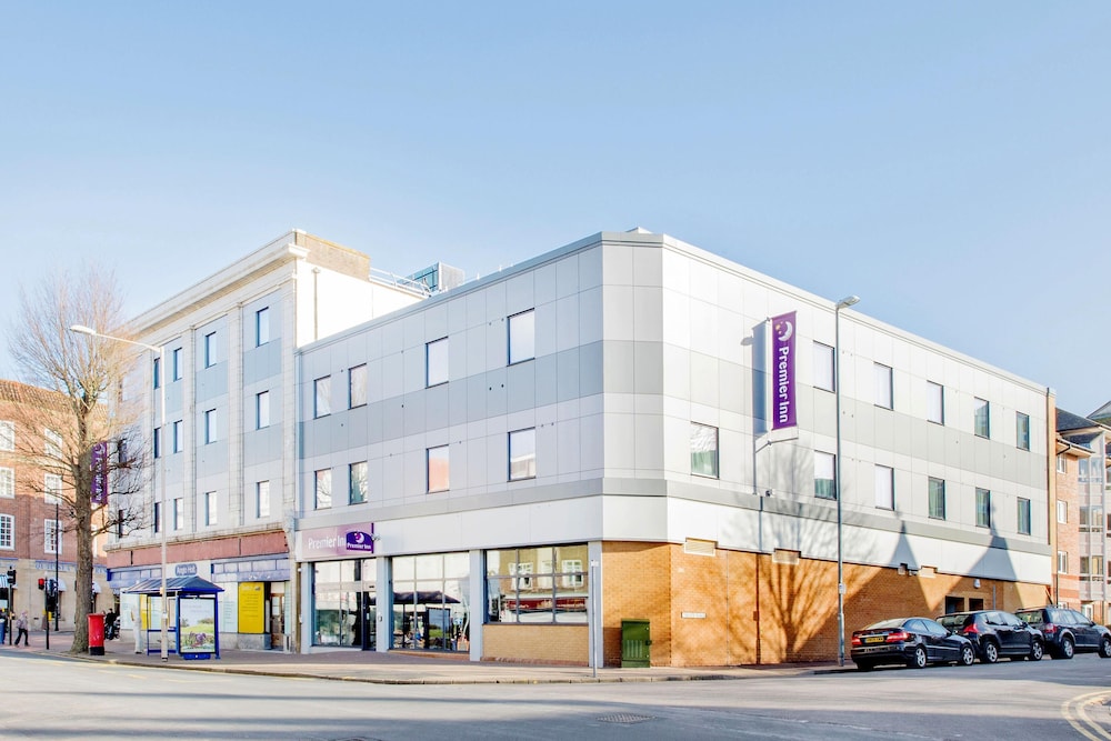 Premier Inn Eastbourne Town Centre 33/39