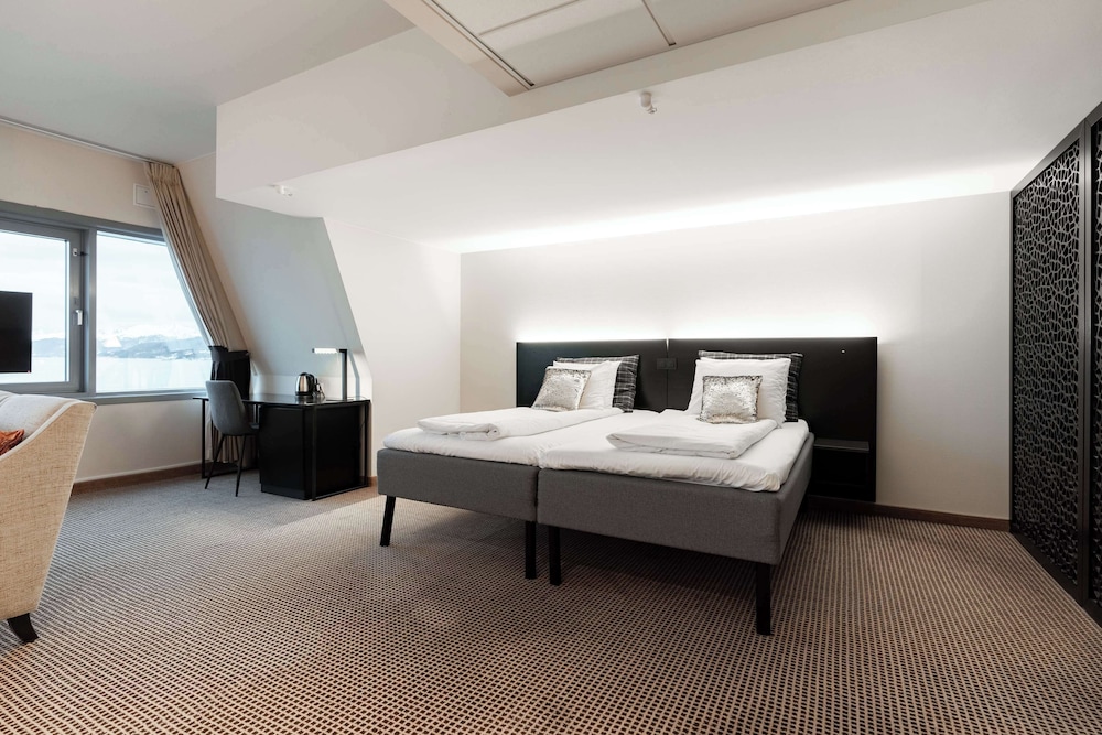 Junior Suite, King Bed, Sofa