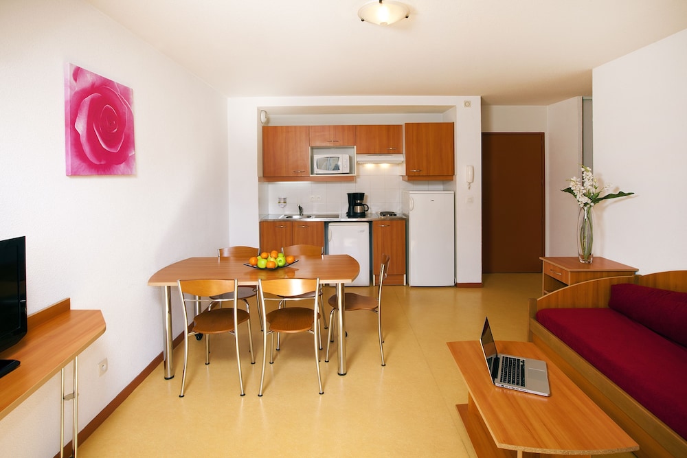 Sejours Et Affaires Saint Genis 17/23