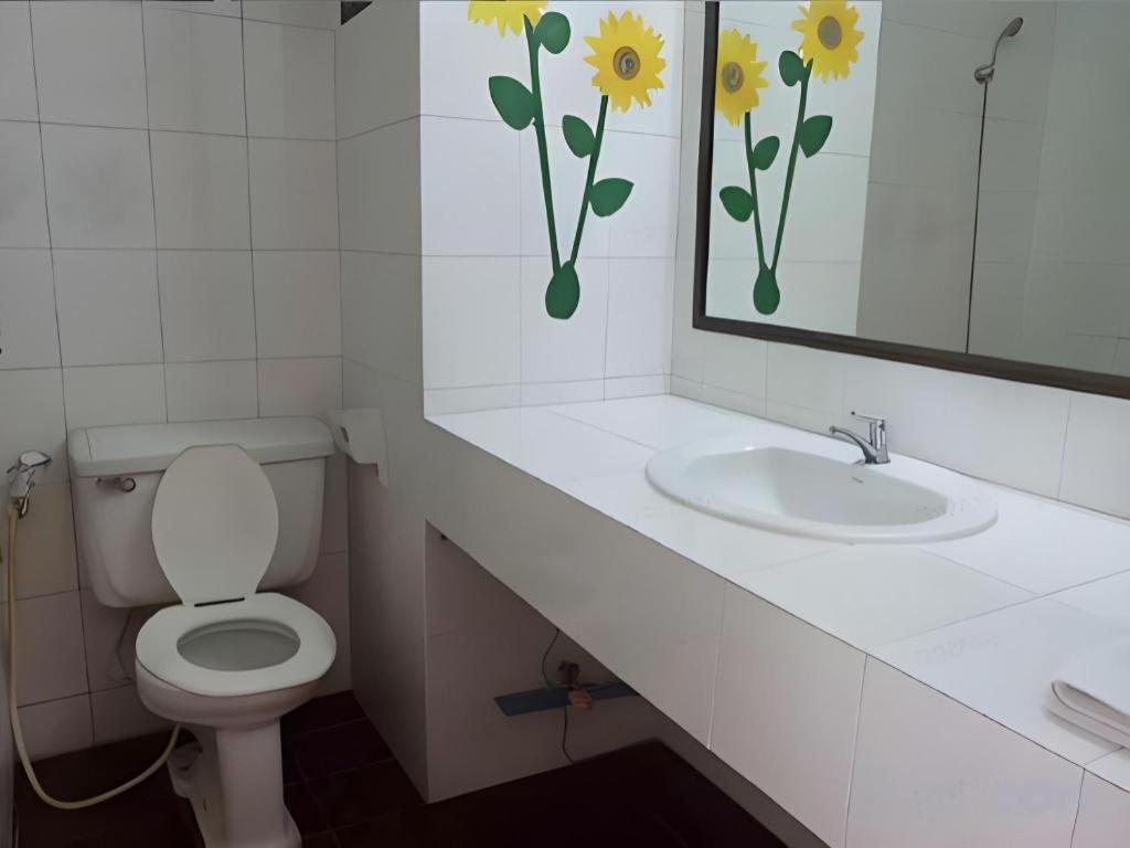 Chao Phya Grand Hotel 63/64