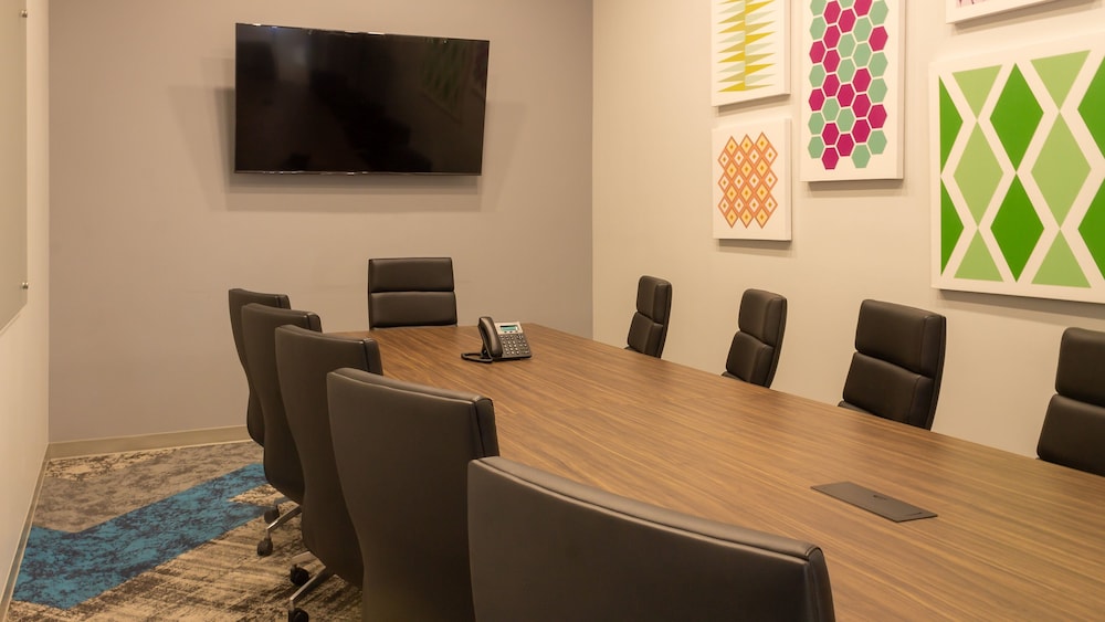 Holiday Inn Express and Suites Tijuana Otay 52/61