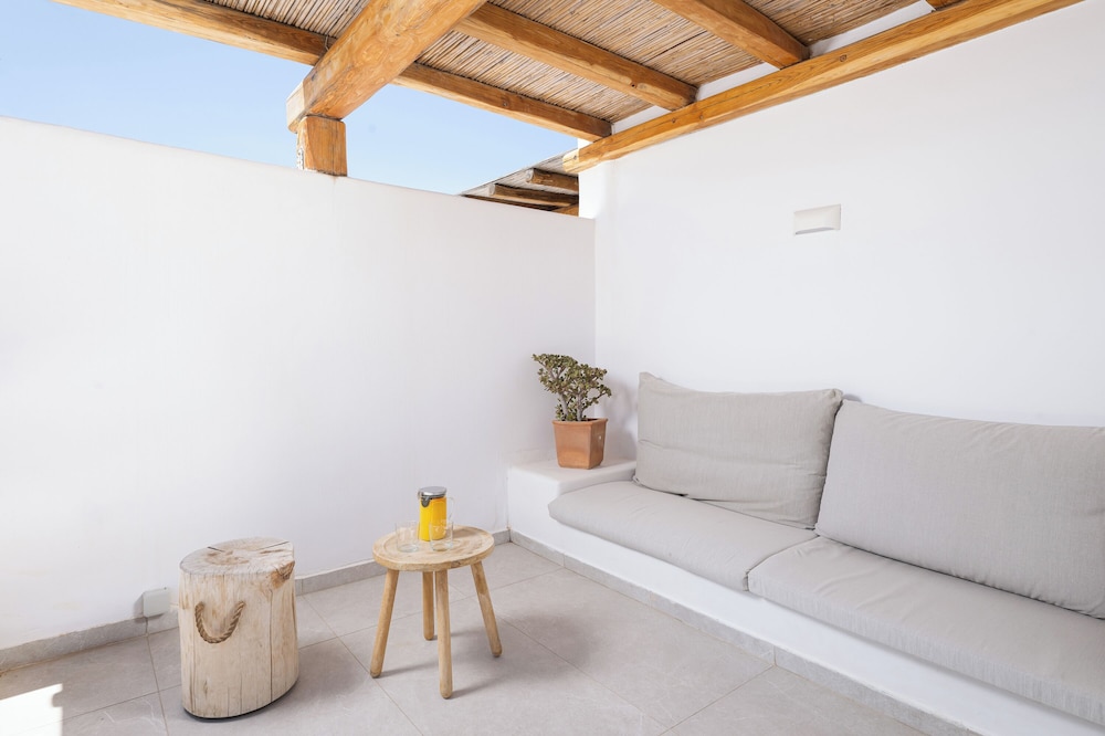 OLIVING MYKONOS LUXURY SUITES 31/50