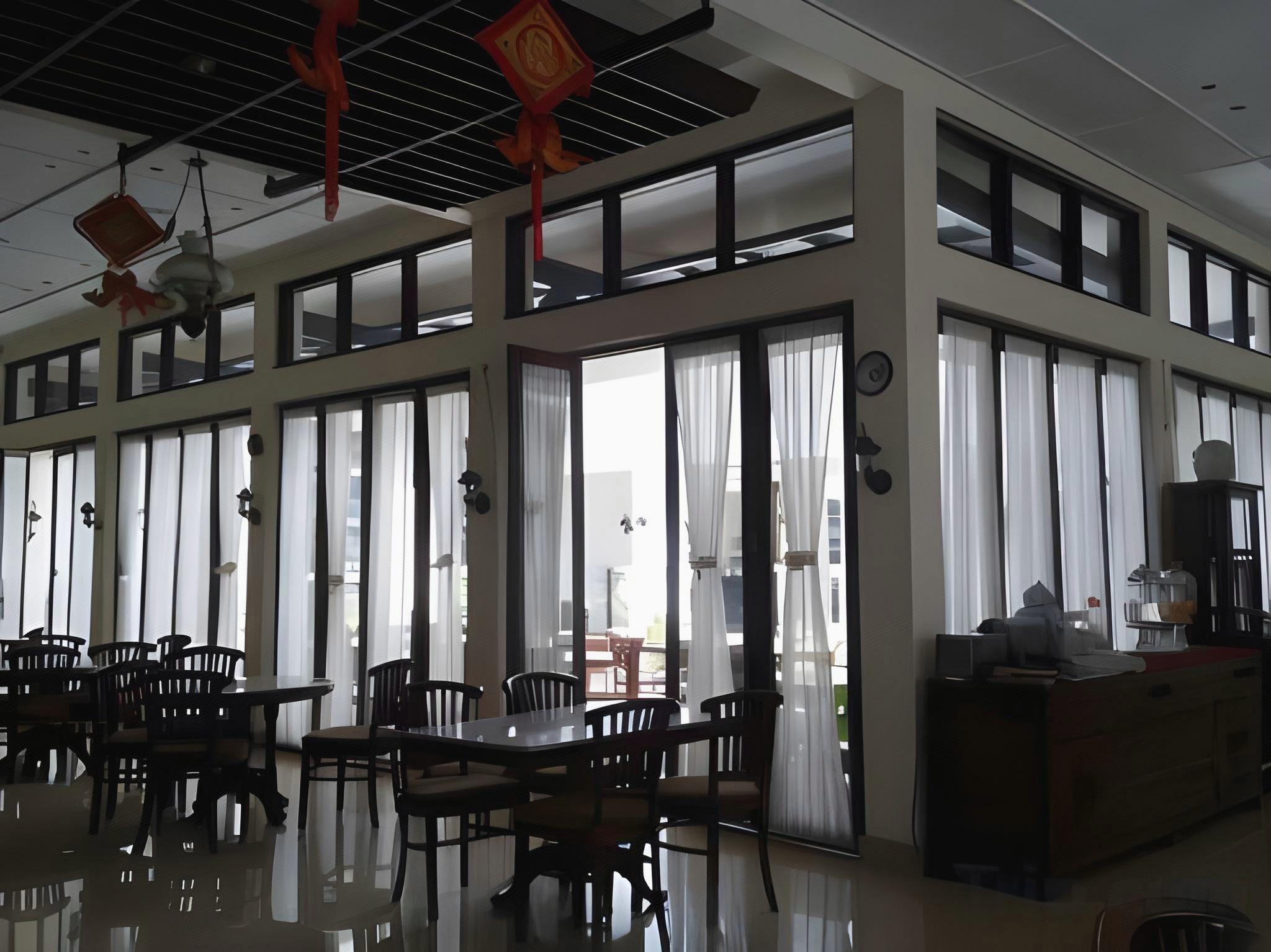 Colonial Hotel Makassar 29/31