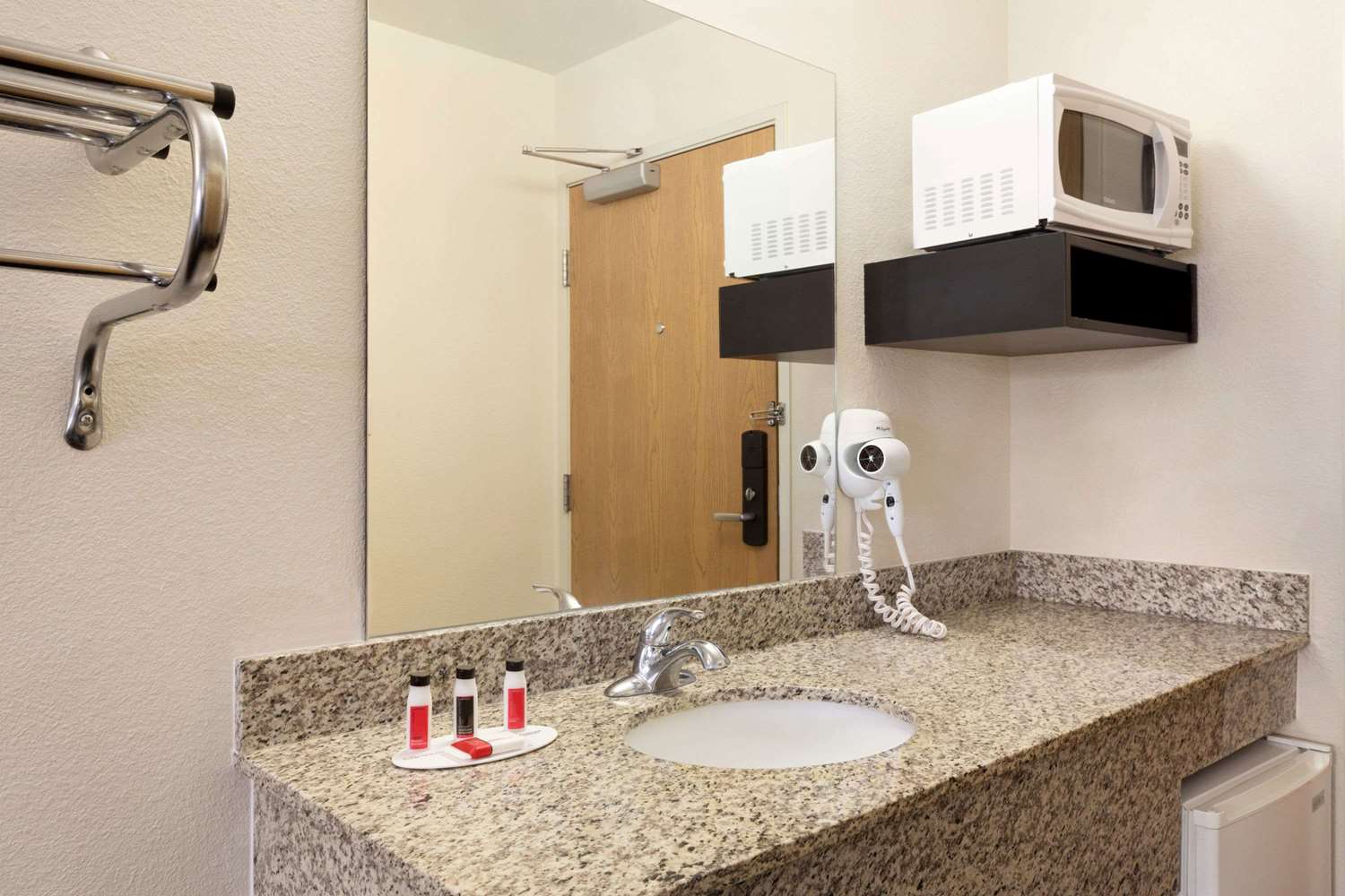 Travelodge By Wyndham Alpine 11/11
