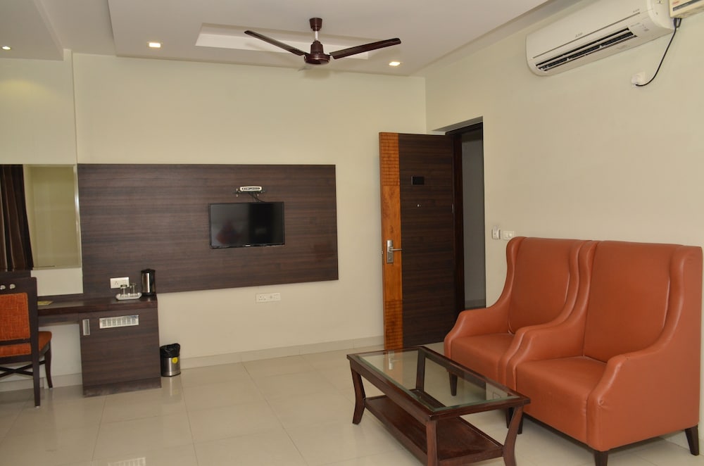 FabHotel KK Continental Albert Rd 38/42