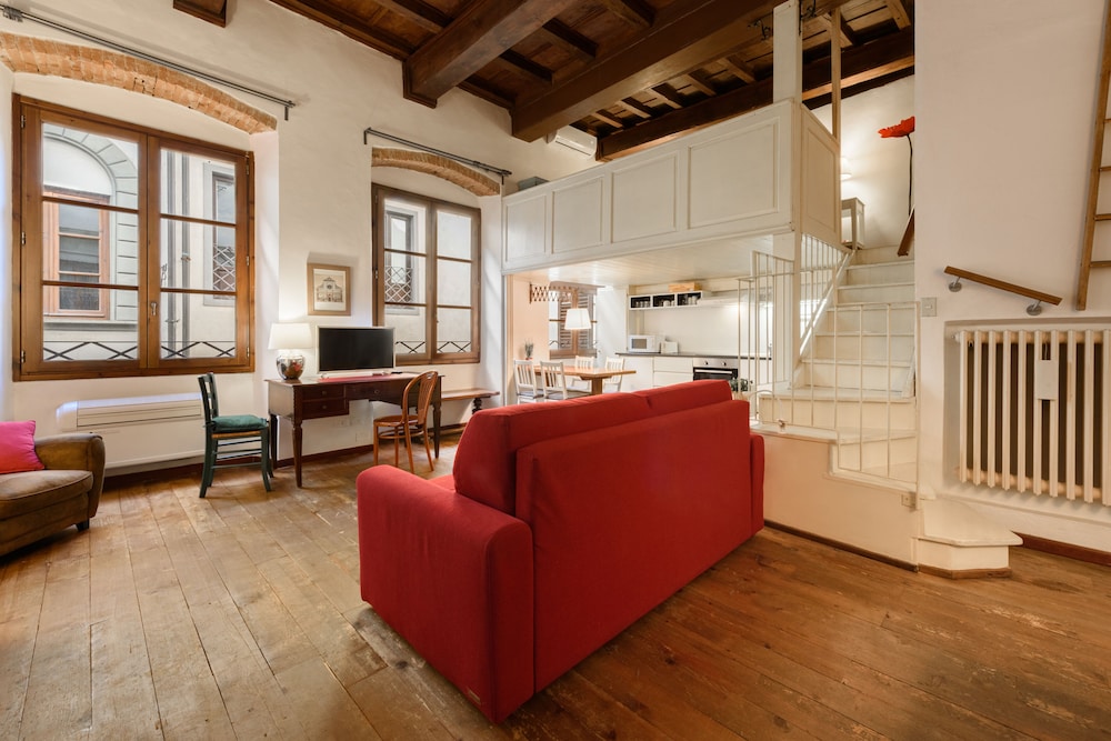 Lambertesca Loft 10/16