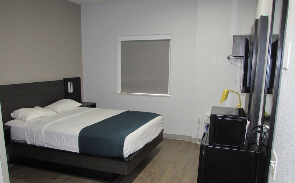 Motel6 West Des Moines, IA 17/52