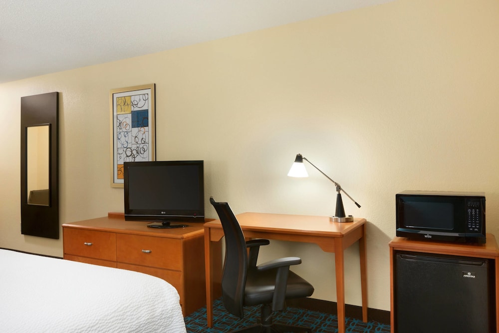 Fairfield Inn And Suites Dallas Mesquite 30/31