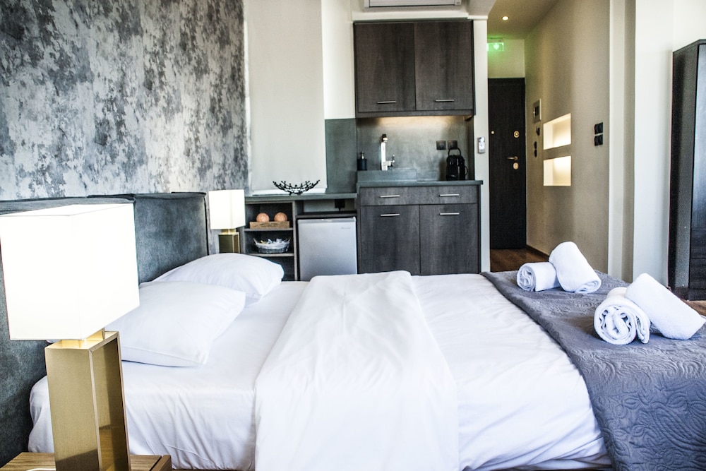 Athens Version Luxury Suites 36/70