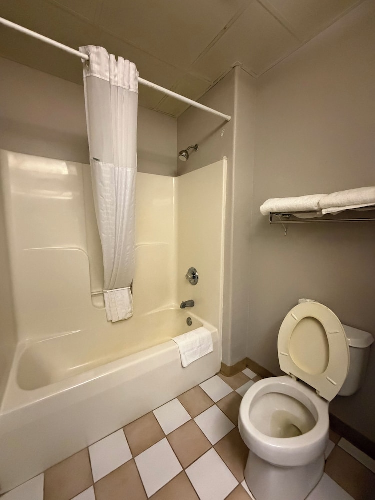Days Inn by Wyndham Kentland 33/49