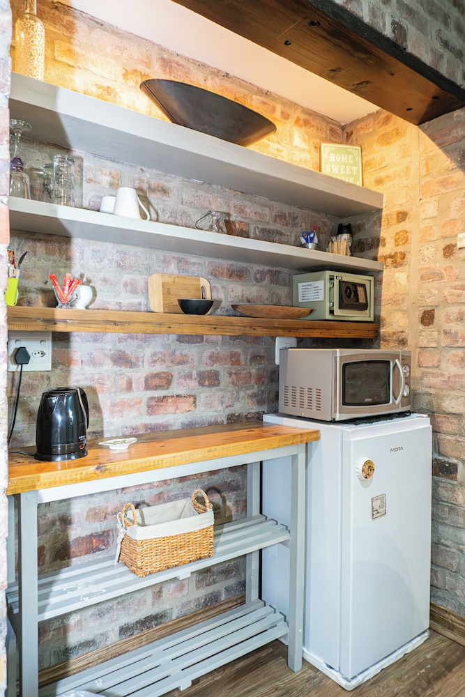 Earthbound B&B 26/50