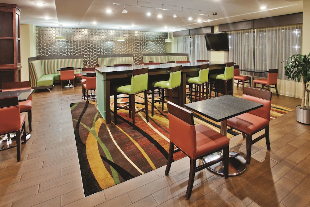 La Quinta Inn and Suites by Wyndham Florence 34/47