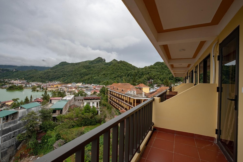 Sapa Hilton Hotel 3/50