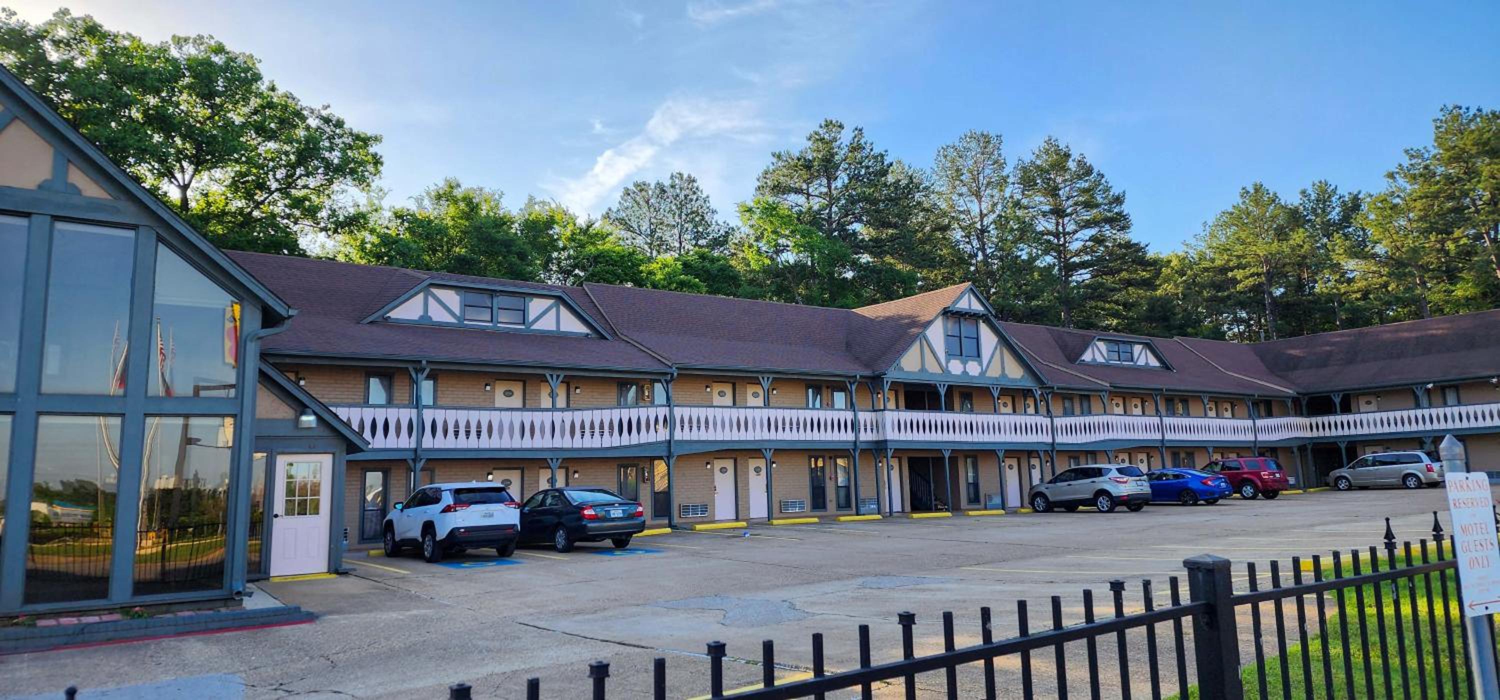 Knights Inn Tyler 43/55