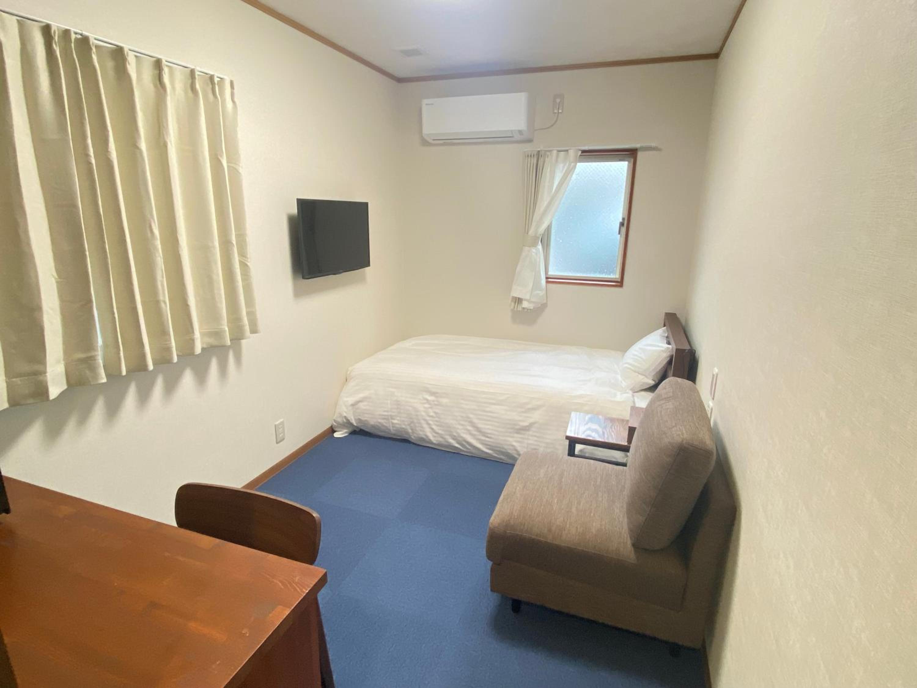 Room, Single