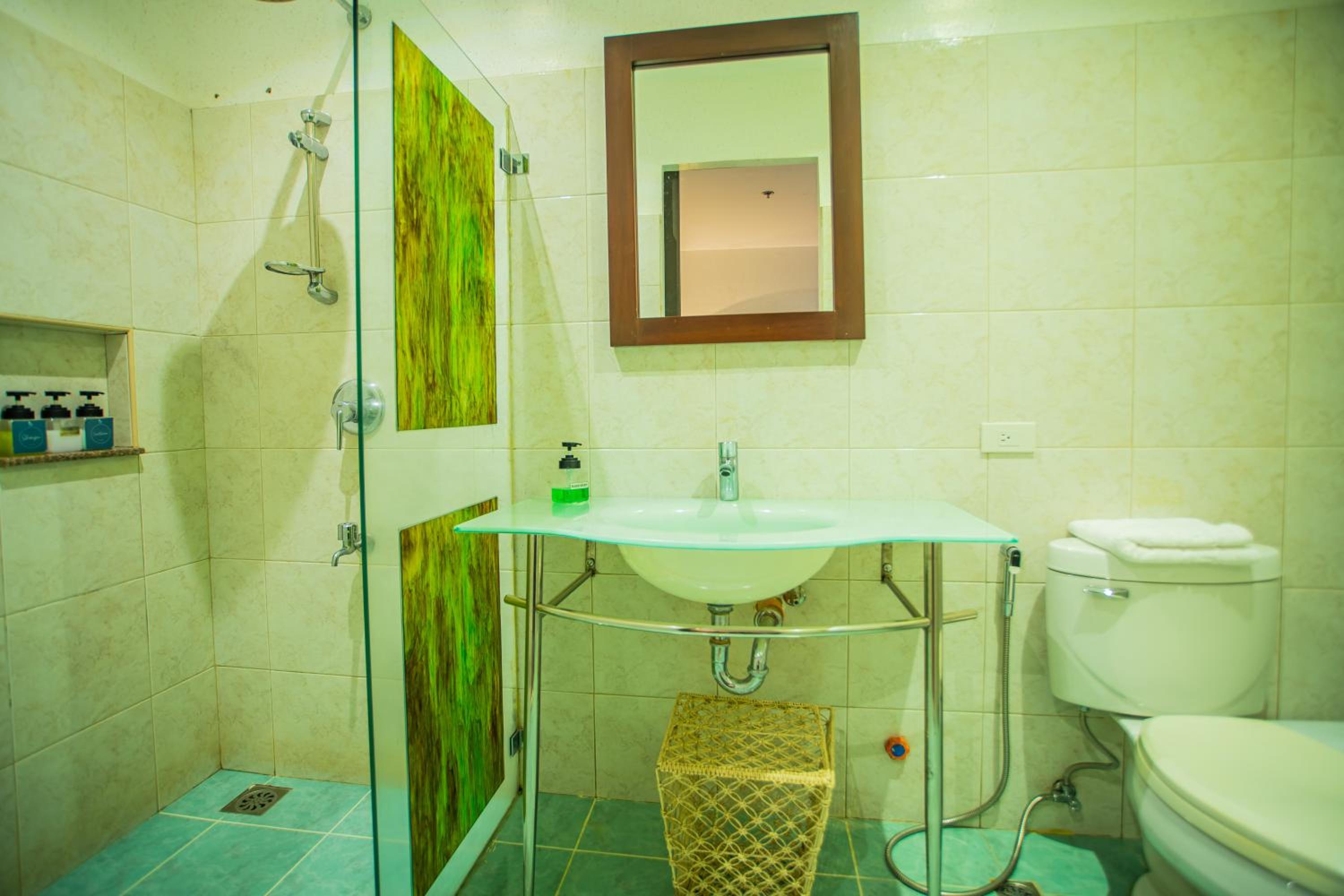 Deluxe, Double Bed, Pool and Ocean View, Club Agutaya 4/6