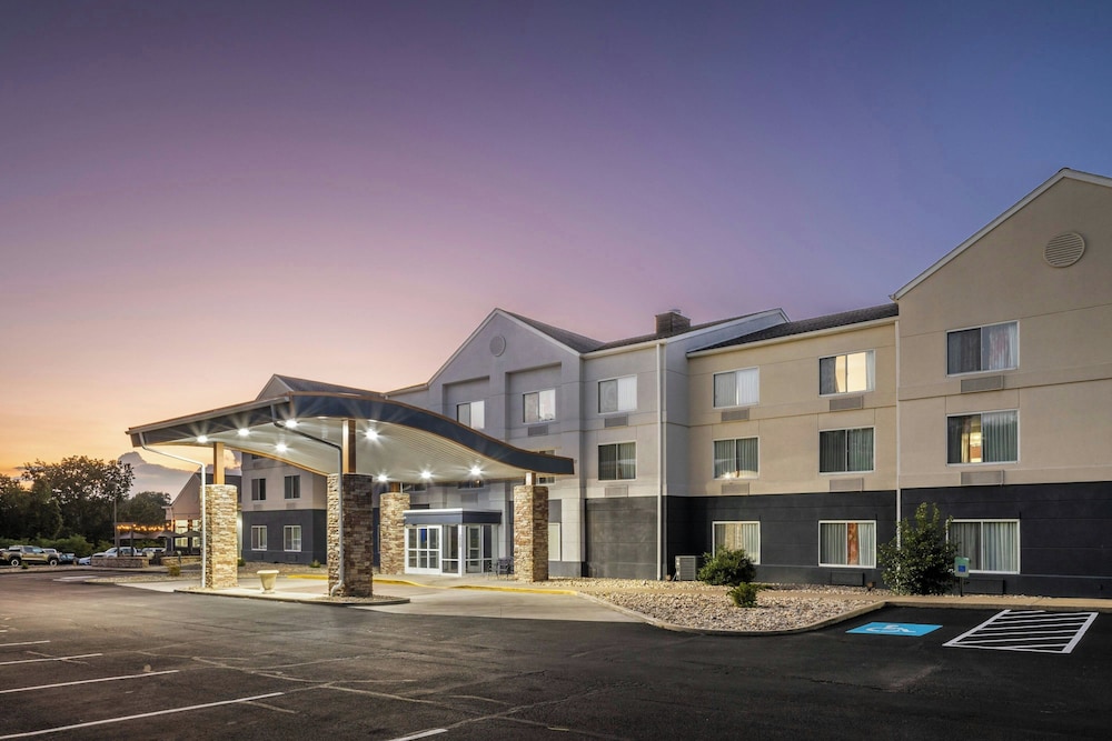 Fairfield Inn Suites Butler 1/50