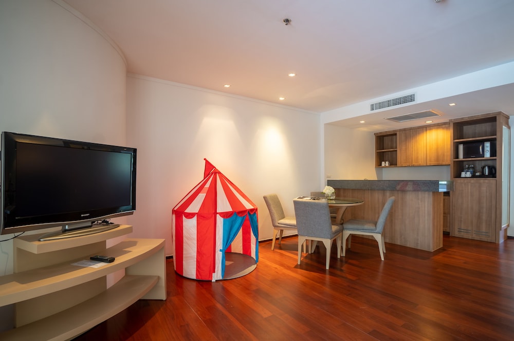 Radisson Resort and Suites Phuket 60/72