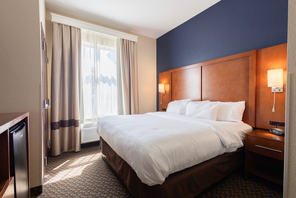 Upgrade, Suite, King Bed, Sofa, Hot Tub