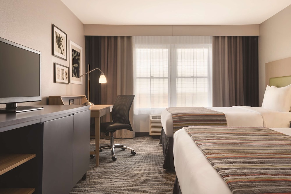 Country Inn & Suites by Radisson, Galena, IL 10/67