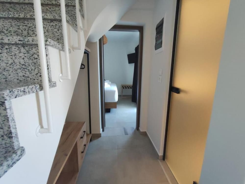 Niso Skiathos 103/103