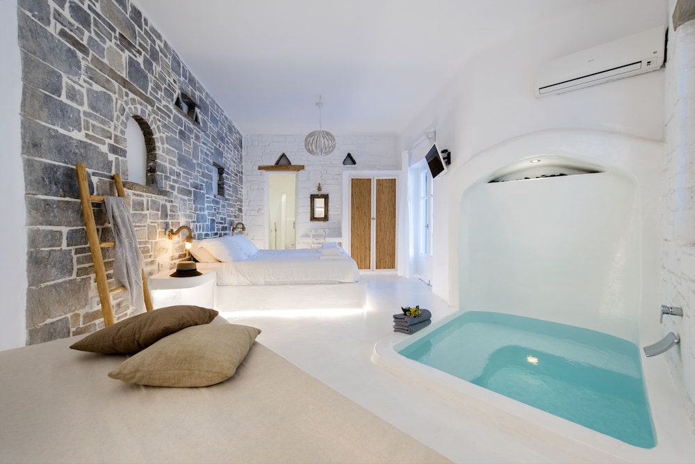 Zefi Hotel & Suites 33/75
