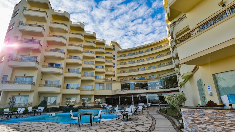 Magic Beach Hotel in HURGHADA