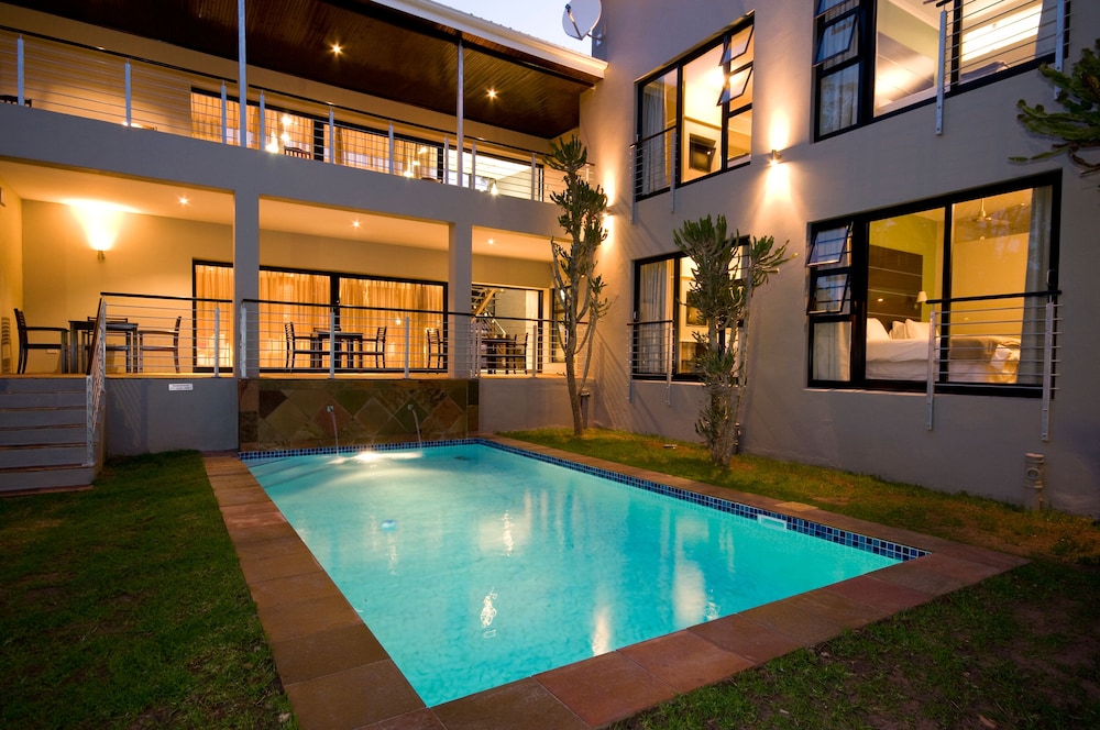 The Hub Boutique Hotel 32/38
