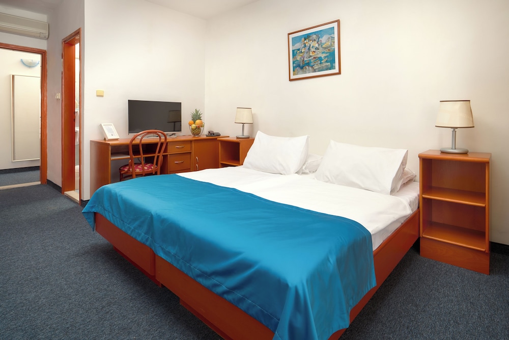 ADRIATIQ HOTEL FARAON 10/50