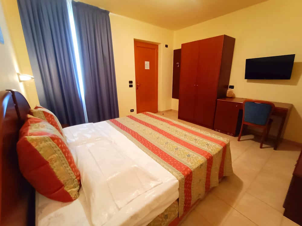 Villa Isabella Hotel & Residence 6/50