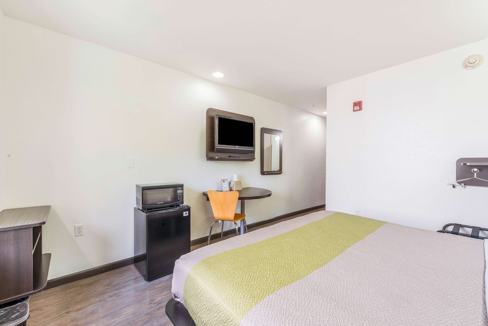 Motel6 Gastonia, NC 29/61