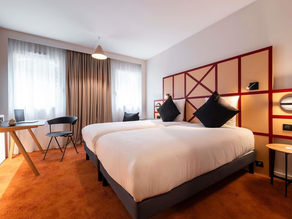 CLASSIC, TWIN BEDS