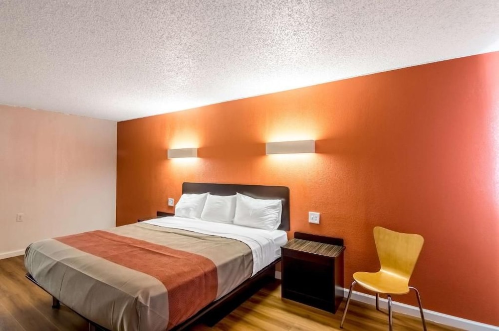 Motel 6 Clinton OK 45/64