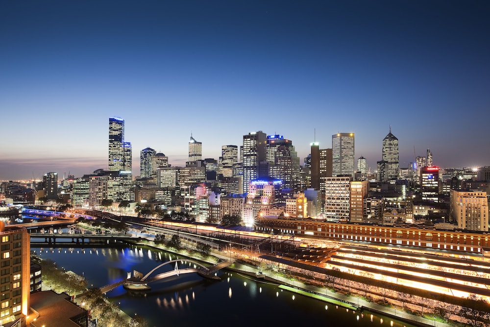 Quay West Suites Melbourne 79/81