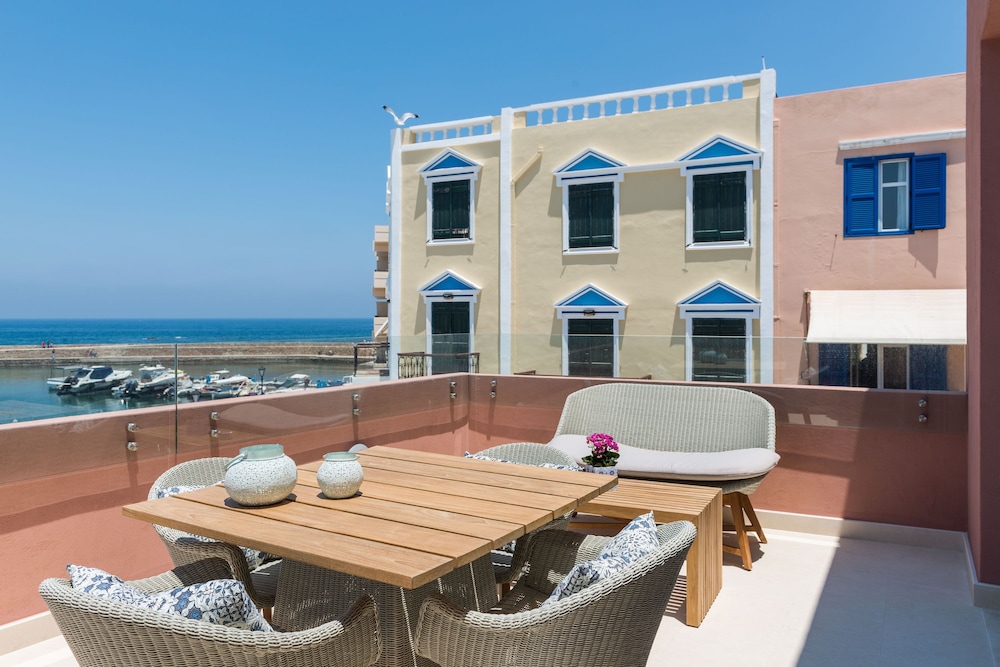 Avra Venetian Harbour Apartments 40/50