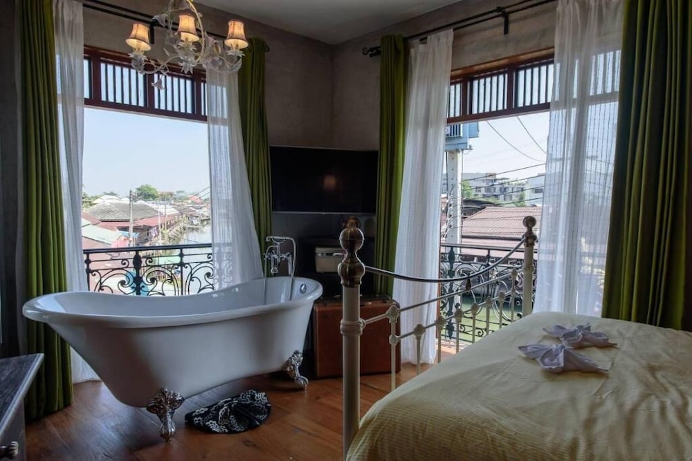 Roomquest Rimrabeang At Amphawa 20/56