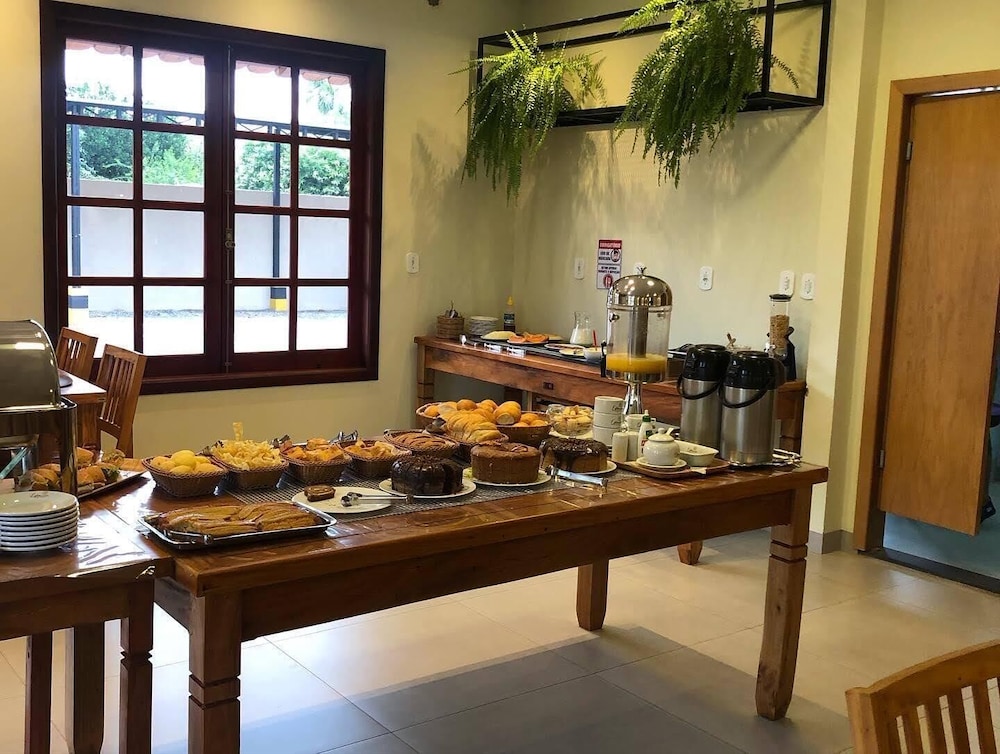 Estancia Hotel 42/57