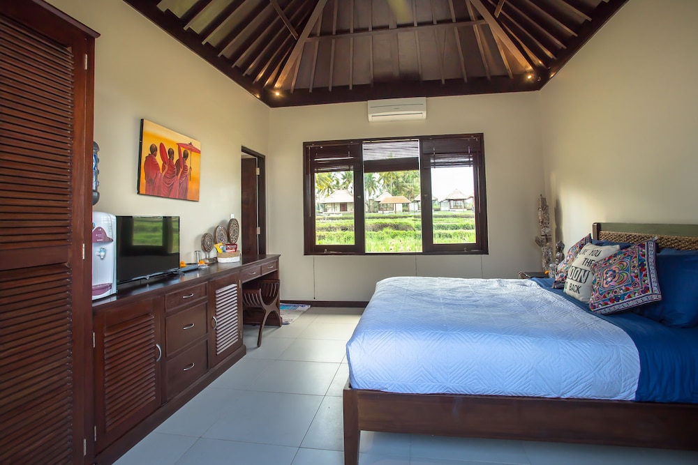 Solo Villas And Retreat 24/74