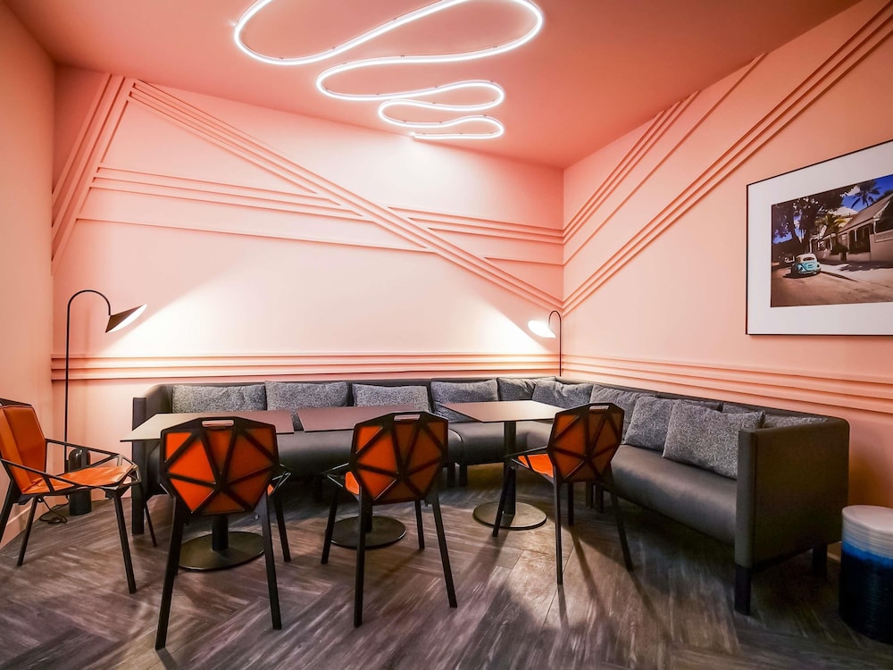 Tribe Paris Batignolles 41/67
