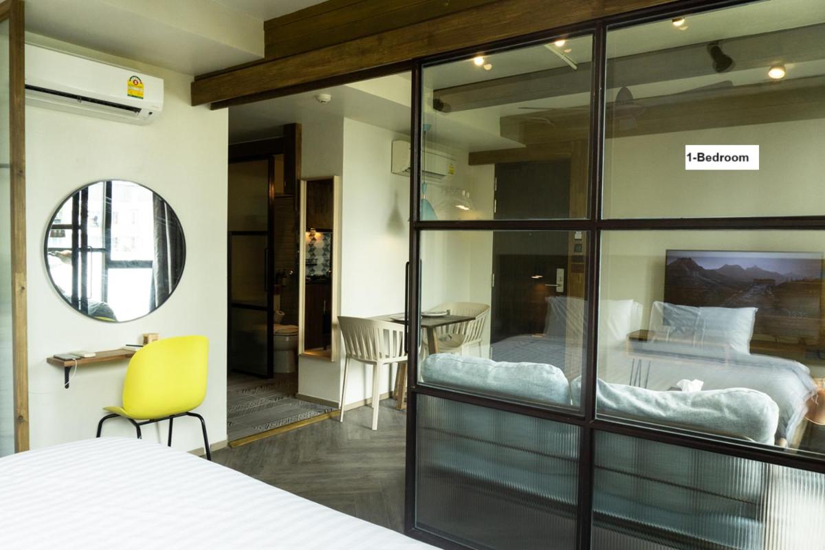 Executive, Suite
