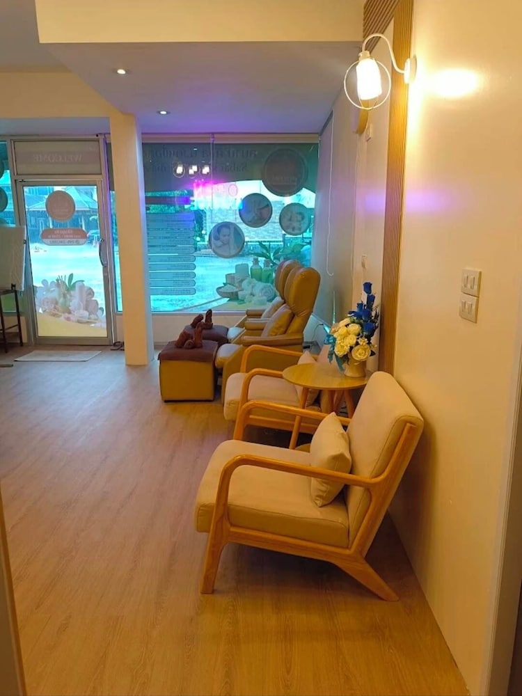 Sabai Hotel 27/50