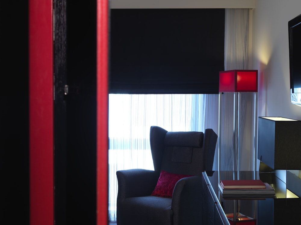 Guildford Harbour Hotel 44/49