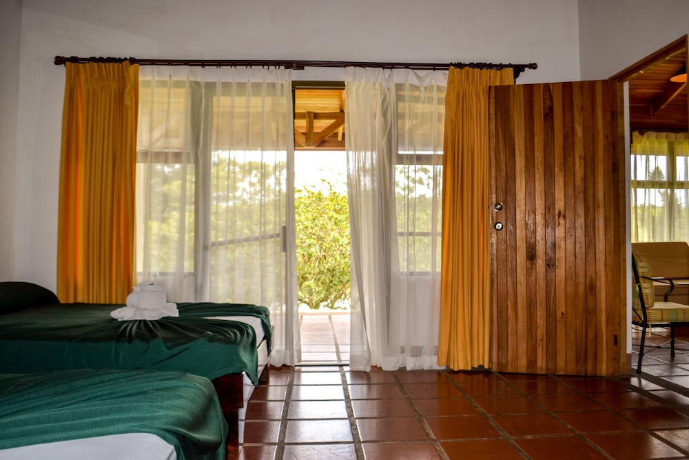 Termales del Bosque and Hot Springs 10/50