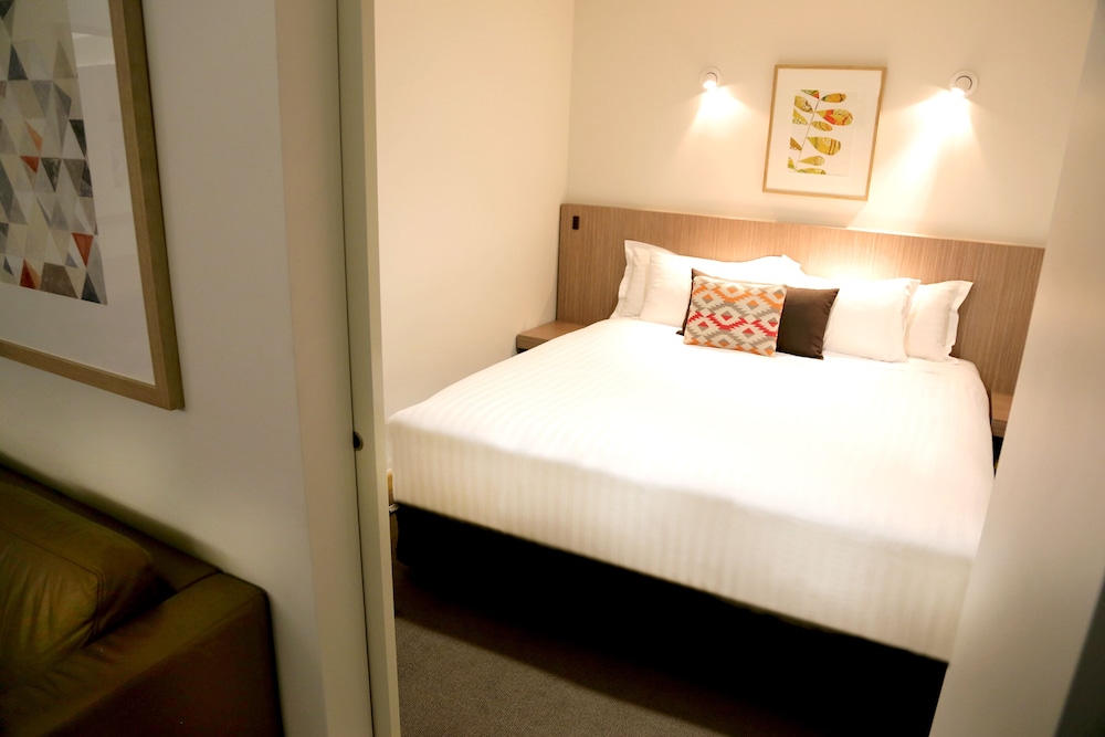 Salamanca Inn 13/76