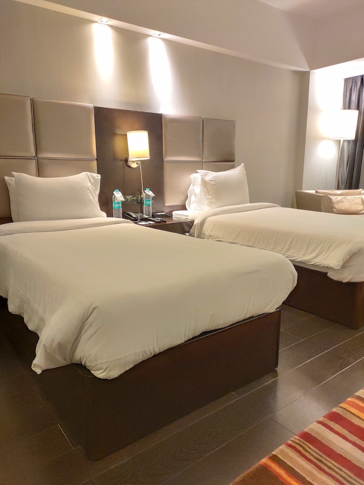 Radisson Hotel Sector 29 Gurugram 14/57