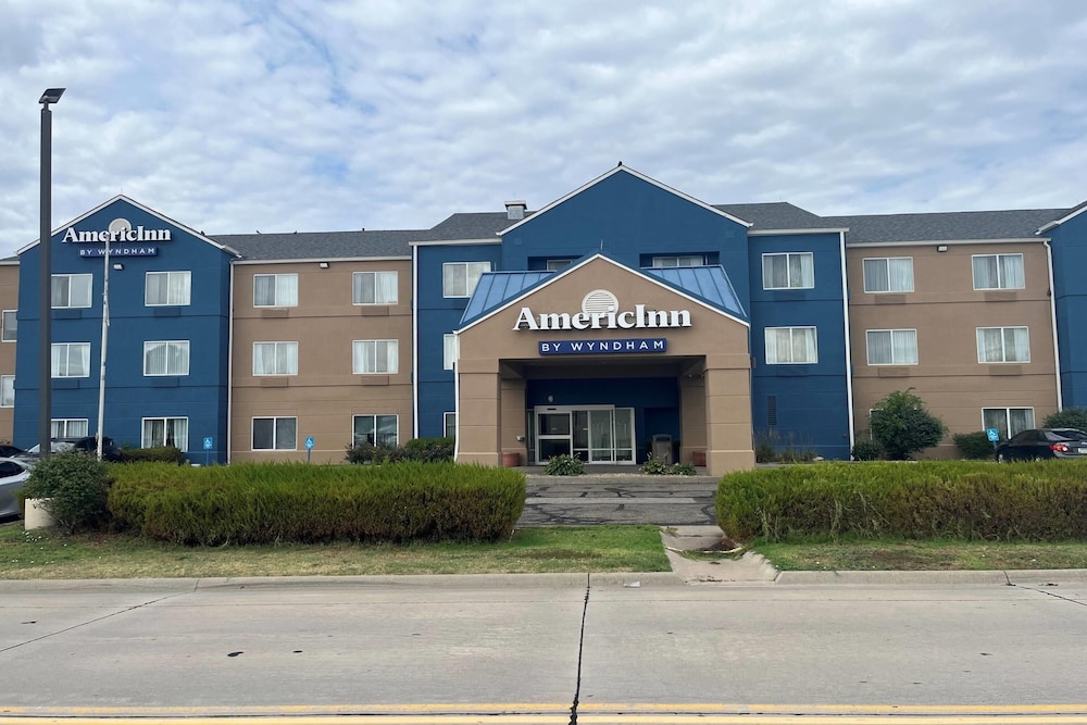 AmericInn by Wyndham Hays in HAYS - KS